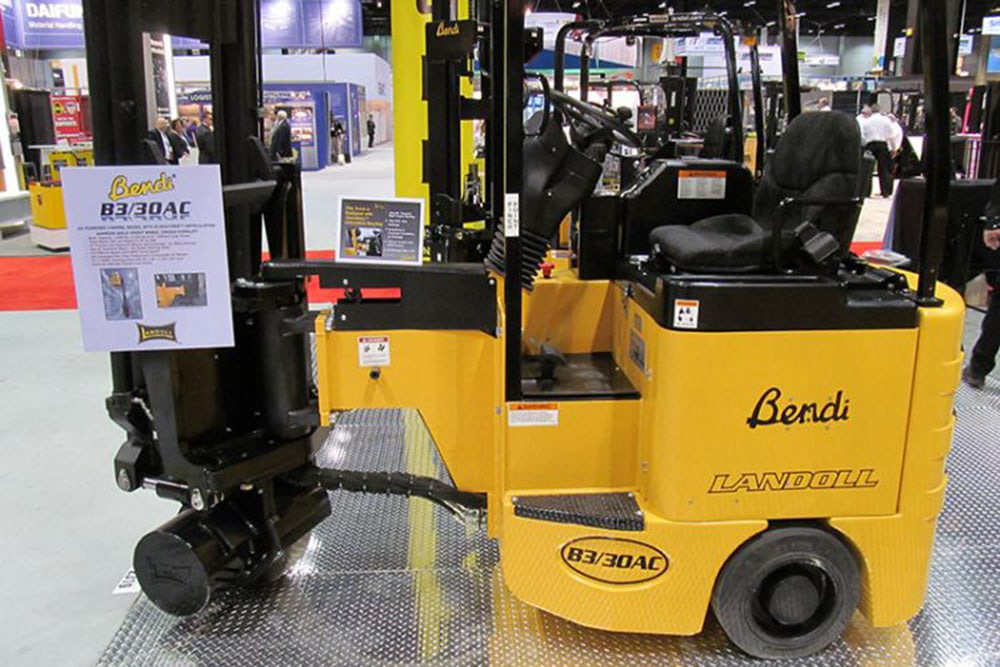 3-Wheel Articulating Very Narrow Aisle
