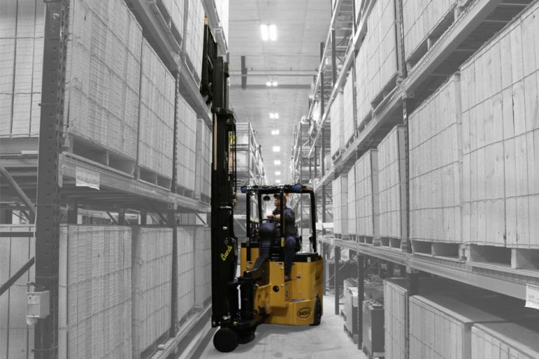4-Wheel Articulating Very Narrow Aisle Electric