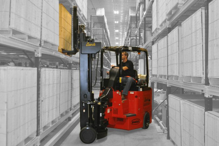 Narrow Aisle Articulating LP Gas Forklift