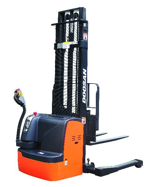 7 Series Walkie Stacker