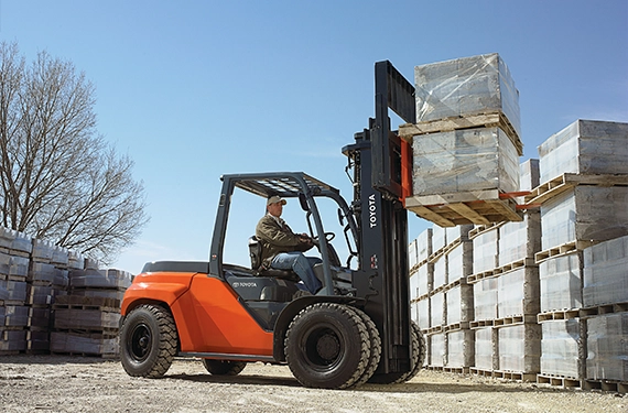 Summit Toyota Internal Combustion Pneumatic Tire Forklifts for Building Materials